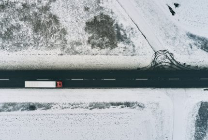 How 3PLs Help Manufacturers Stabilize Supply Chains During Peak Weather Disruptions