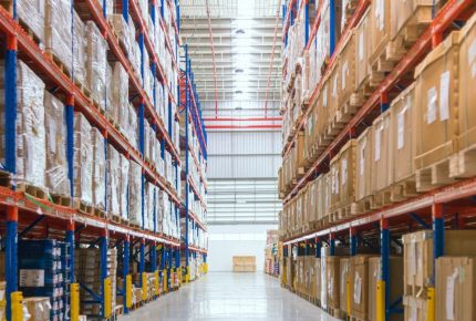 Dedicated Contract Warehousing vs Public Warehousing: What Fits Your Summer Needs?